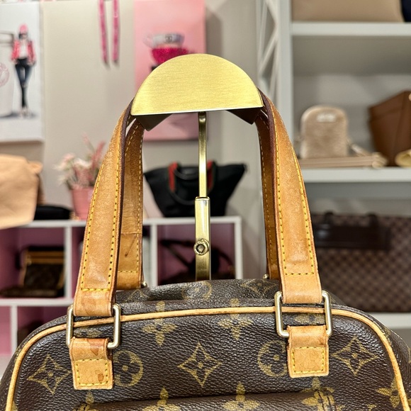 Louis Vuitton Monogram Excentri-Cite Handle Bag - Picture 3 of 16